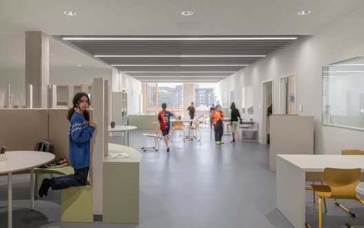 Einblick in ein Lerncluster der neuen Schulen in Bremerhaven | © BIS/Marcus Bredt