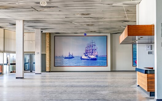Die Wartehalle im zweiten Obergeschoss | © WFB/Björn Hake