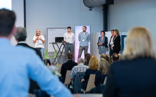 Moderierten die interaktiven Sessions auf dem Lebensmittelforum 2025 Bremerhaven: Monika Luger, Paul Bayerle, Rasmus Fakler-Stamm, Heike Kilias gemeinsam mit Insa Rabbel (BIS Wirtschaftsförderung Bremerhaven) und Claudia Nötzelmann (M3B / Food Land Bremen).  | © BIS / David Farcas