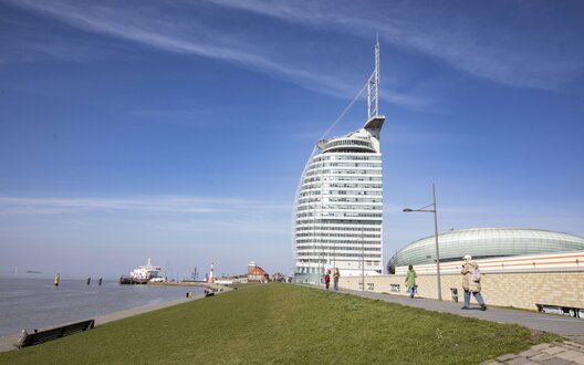 Inklusive Spitze misst das Atlantic Hotel Sail City 147 Meter. | © WFB/Jens Lehmkühler  