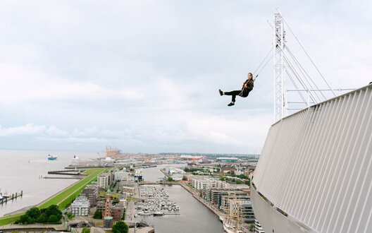 Die "High Swing" sorgt für Nerbenkitzel | © bungee.de