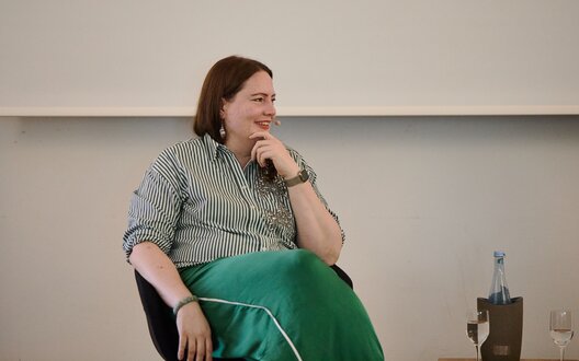Setzt auf ganzheitliches Denken und Eigenverantwortung: Unternehmerin Viktoria Schütz beim Wirtschaftsdialog. | © BIS/Relloffice