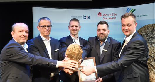Feierliche Verleihung des Unternehmenspreises Weser-Elbe für die Seestadt Bremerhaven und den Landkreis Cuxhaven an die E+A Elektrotechnik und Aggregatebau Betriebsgesellschaft mbH