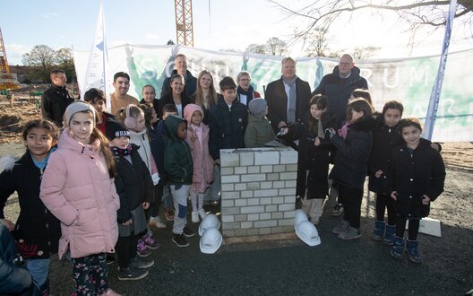 PM_Grundsteinlegung_SHS_02_Schülerinnen